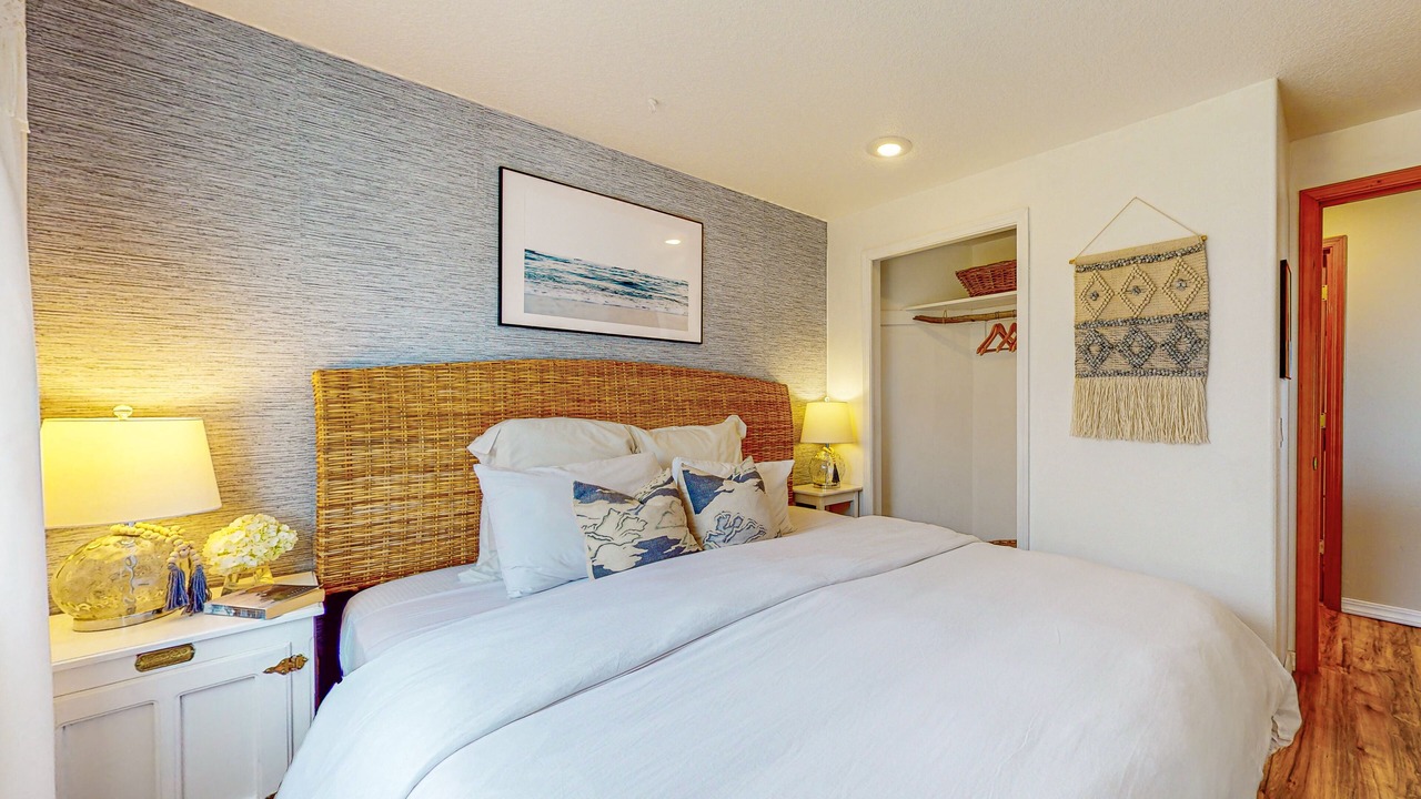 Photo of Bedroom in Rockaway Beach