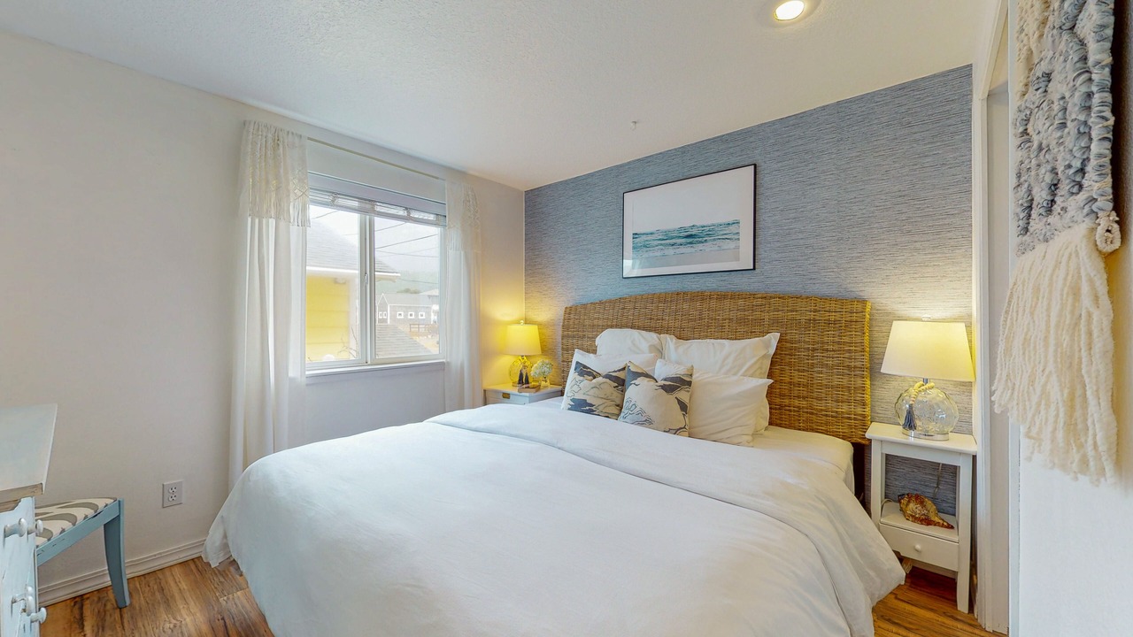 Photo of Bedroom in Rockaway Beach