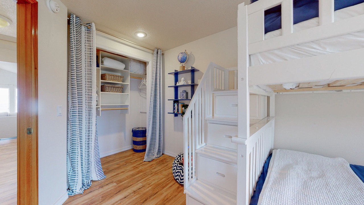 Photo of Bedroom in Rockaway Beach