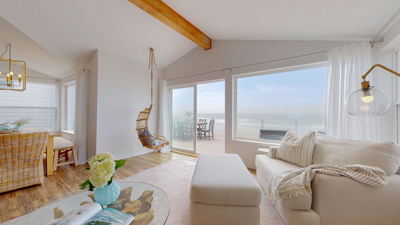 Photo of Livingroom in Rockaway Beach