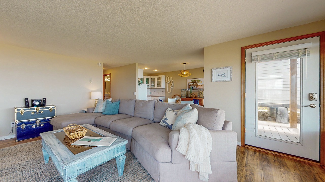 Photo of Livingroom in Rockaway Beach