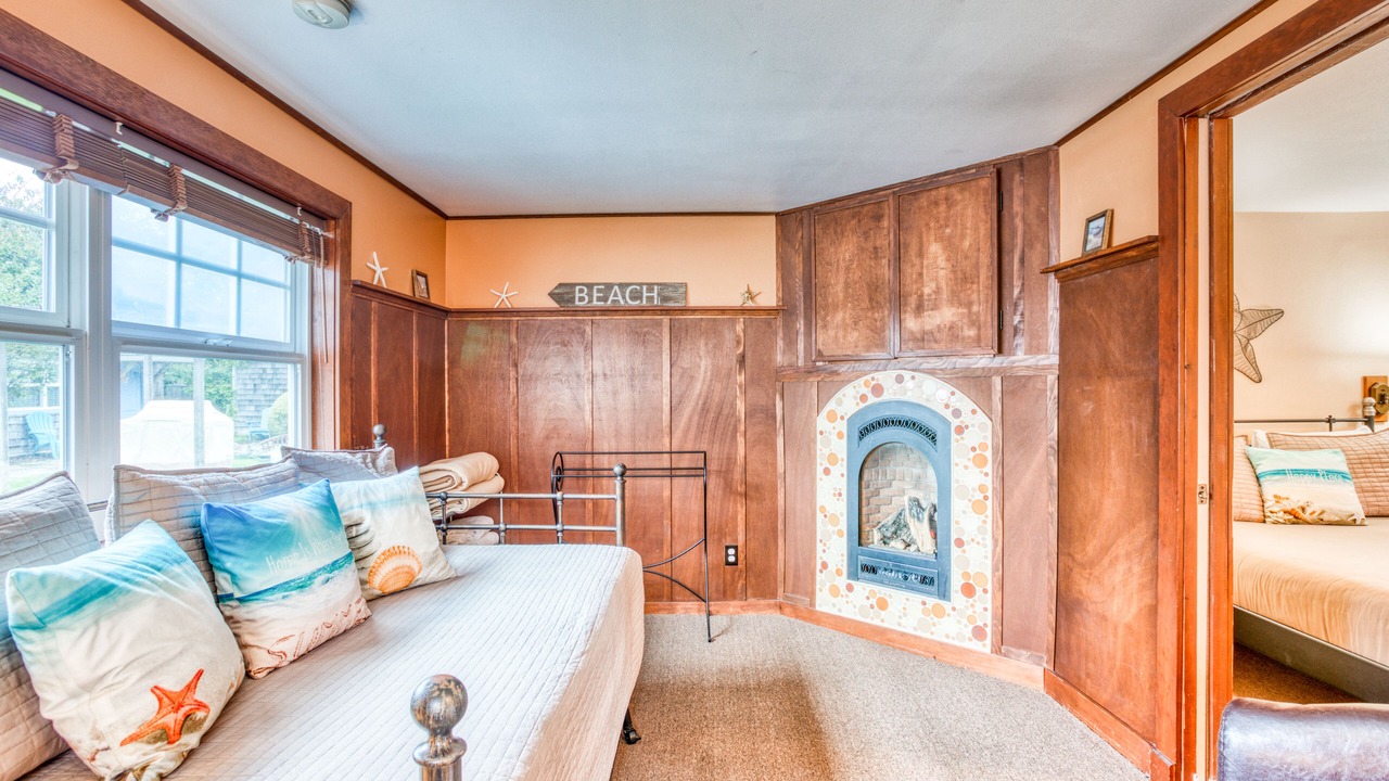 Photo of Bedroom in Downtown Cannon Beach