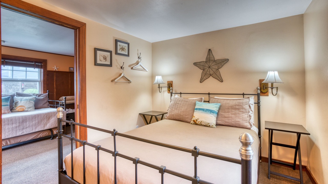 Photo of Bedroom in Downtown Cannon Beach