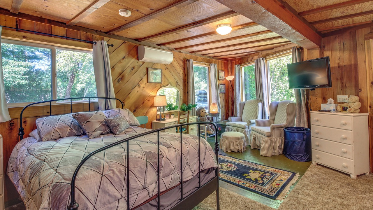 Photo of Bedroom in Bandon