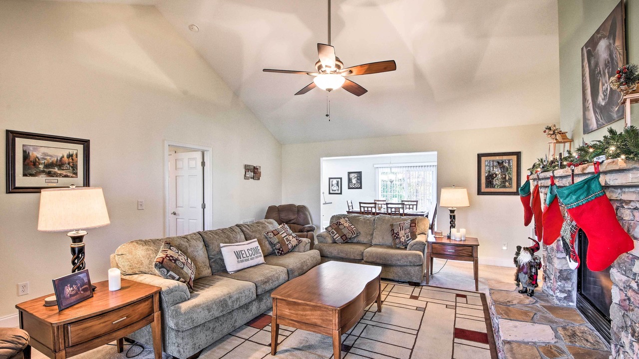 Photo of Livingroom in Blairsville