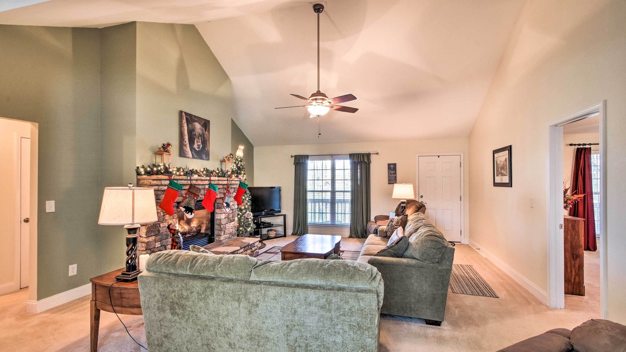 Photo of Livingroom in Blairsville