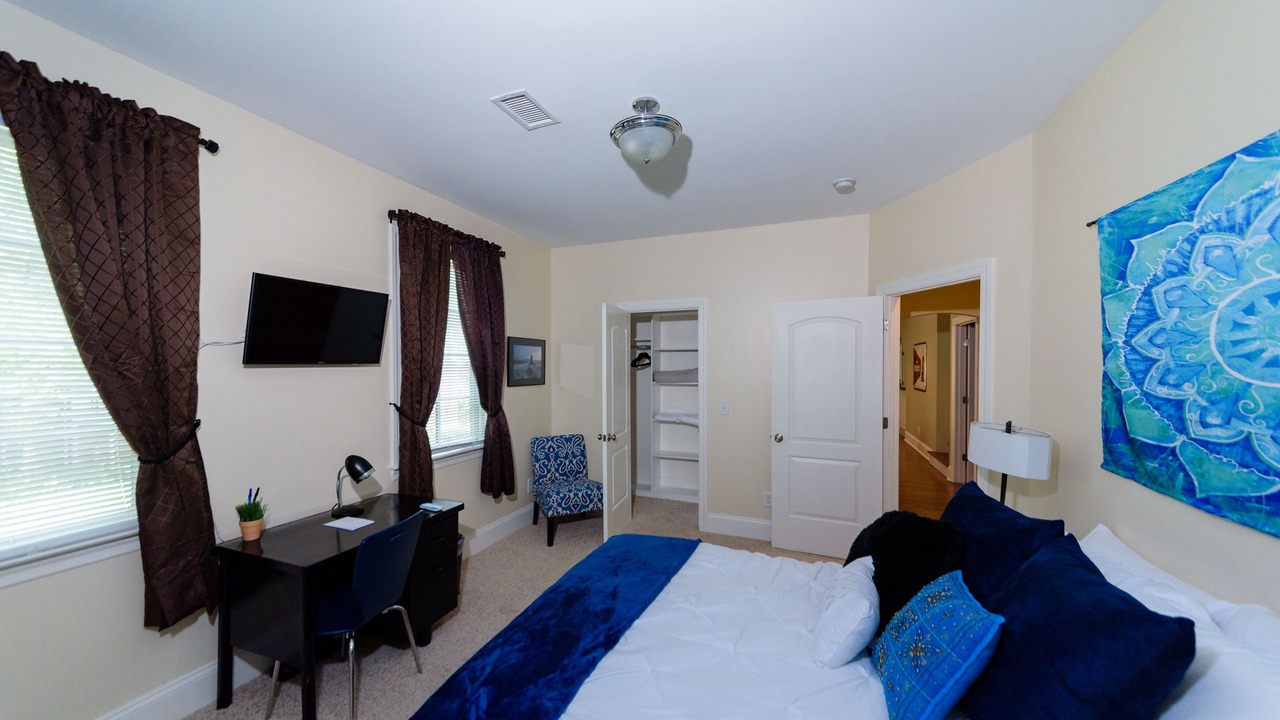 Photo of Bedroom in Hillsboro West End
