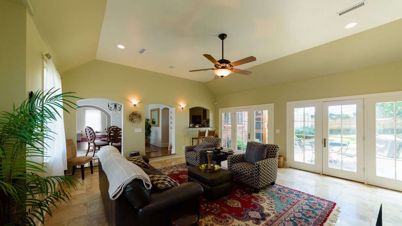 Photo of Livingroom in Hillsboro West End