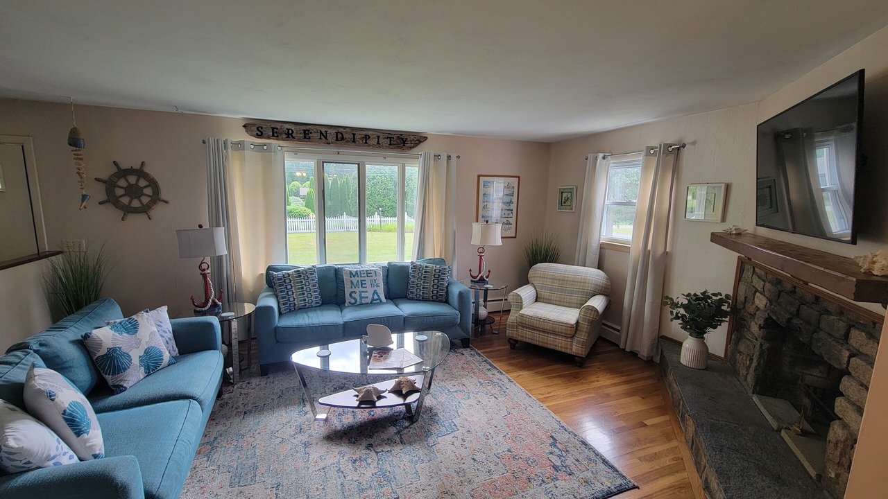 Photo of Livingroom in Charlestown