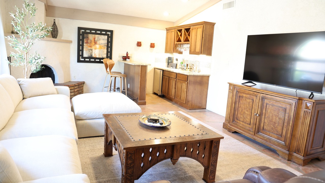 Photo of Livingroom in Sherwood Towne