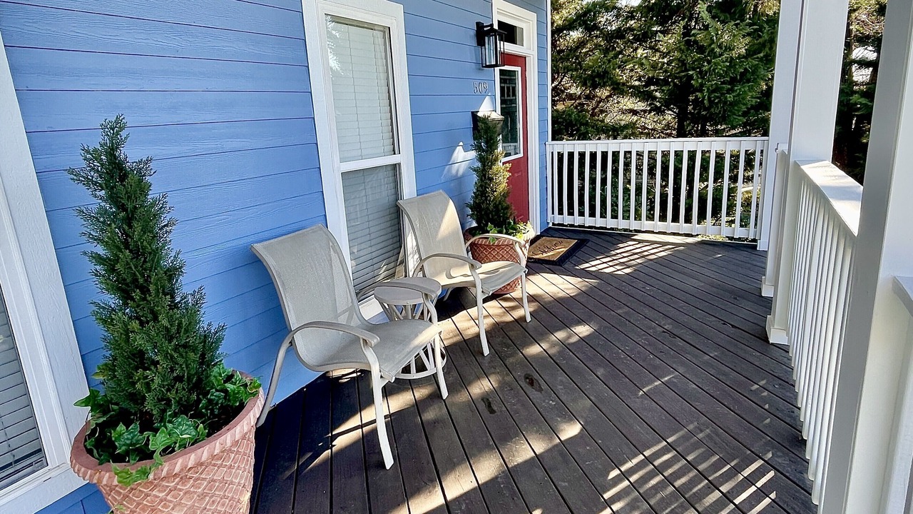 Photo of Patio Balcony in Historic Edgefield