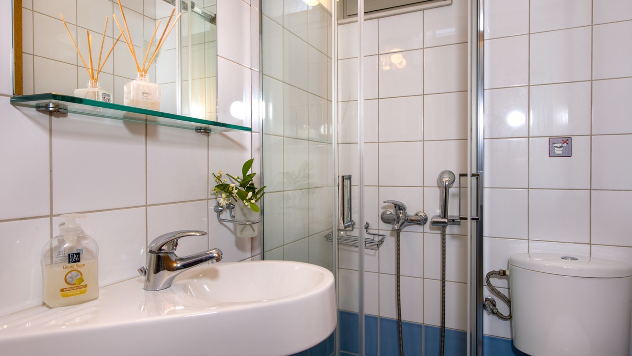 Photo of Bathroom in Maleme