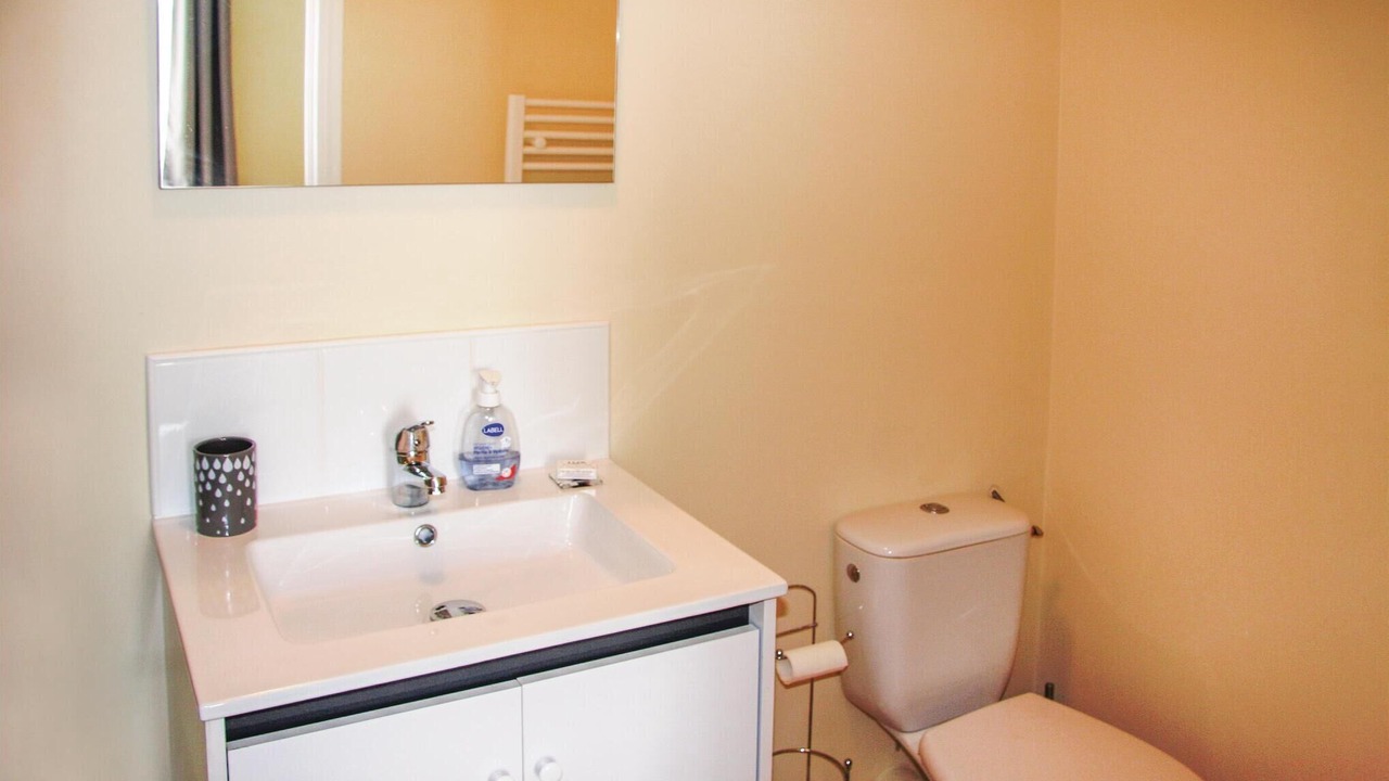 Photo of Bathroom in Caurel