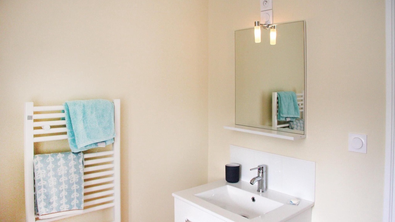 Photo of Bathroom in Caurel