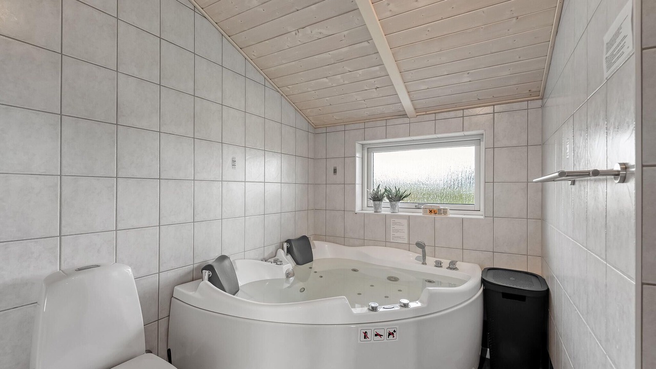 Photo of Bathroom in Flovt Strand
