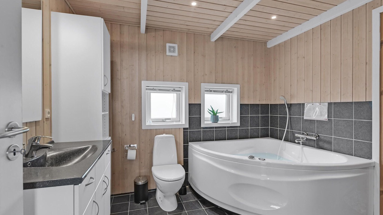 Photo of Bathroom in Arrild Ferieby