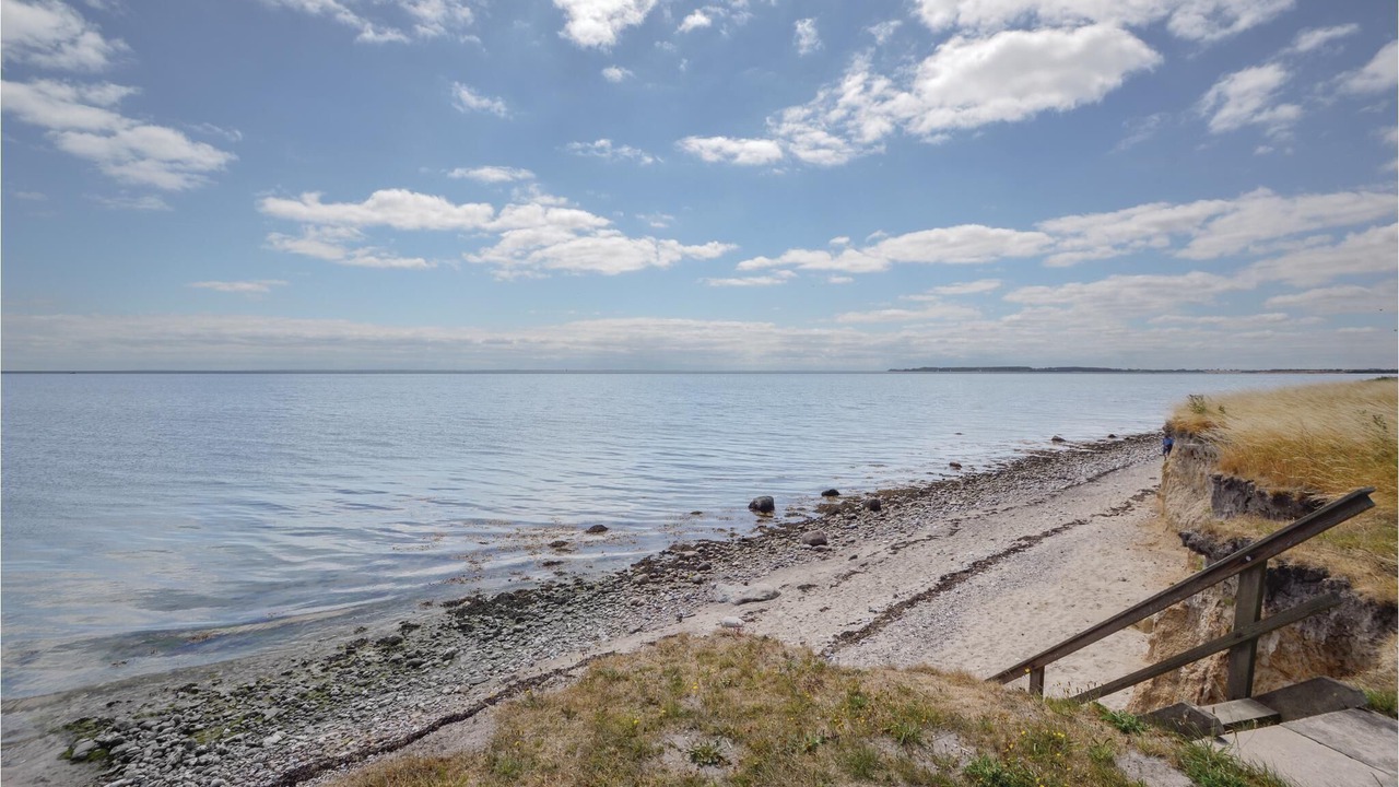 Photo of Others in Arø