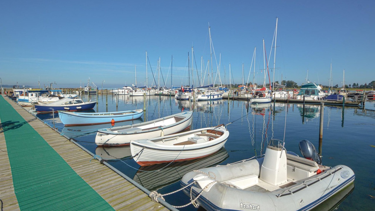 Photo of Others in Arø