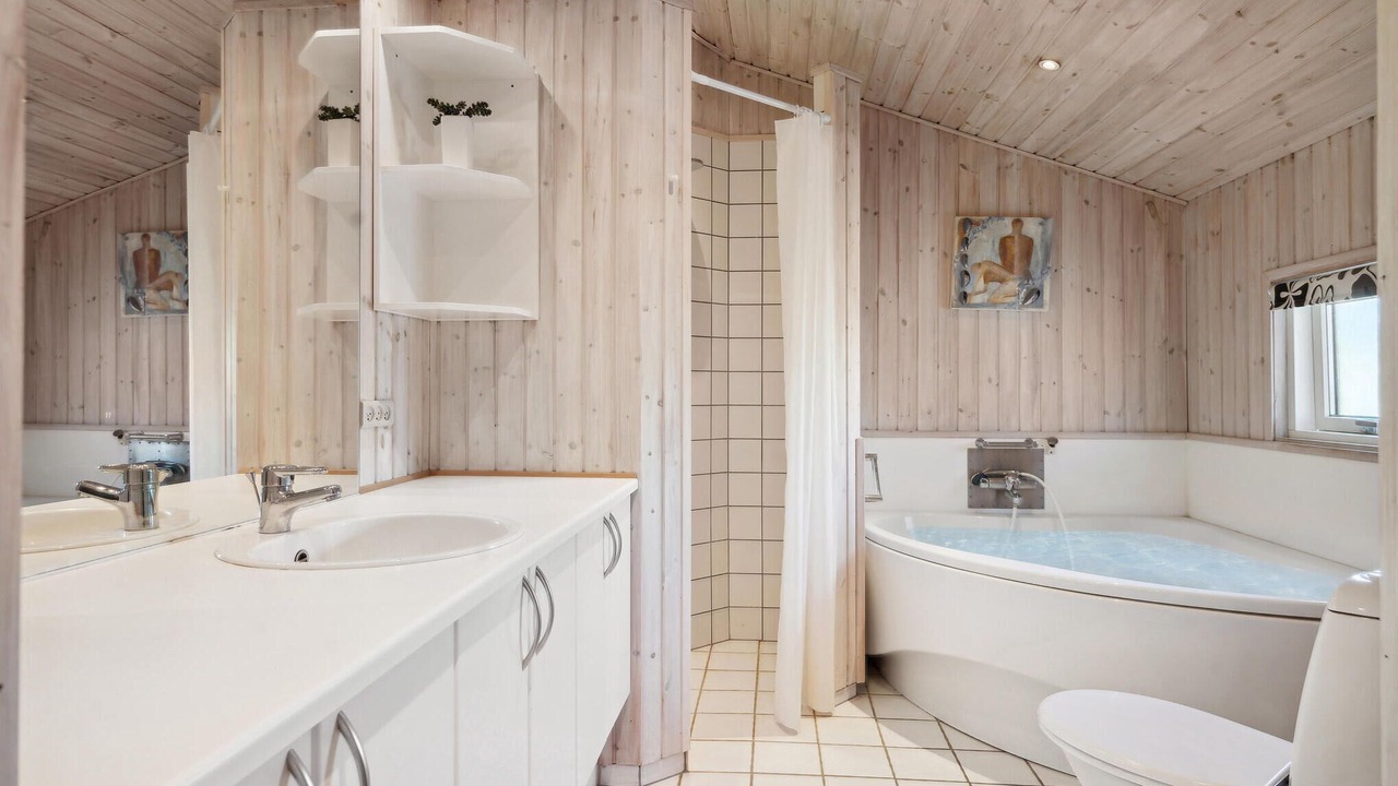 Photo of Bathroom in Spodsbjerg