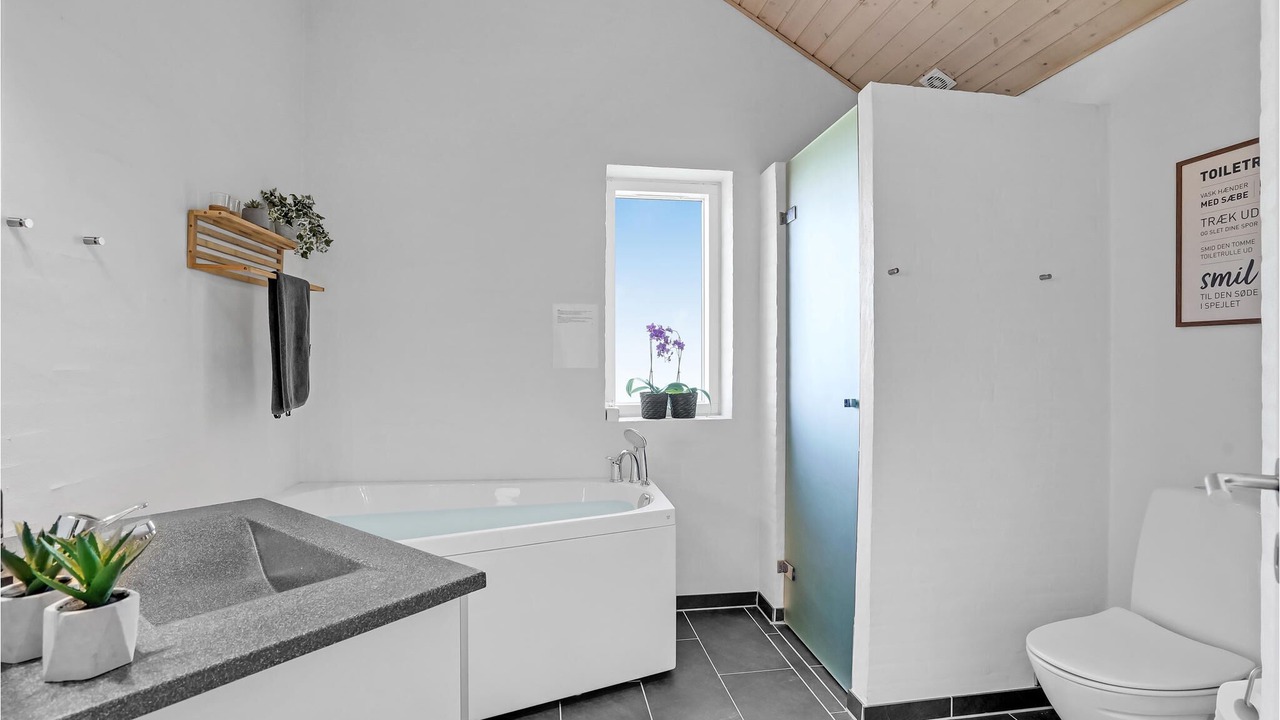 Photo of Bathroom in Arrild Ferieby