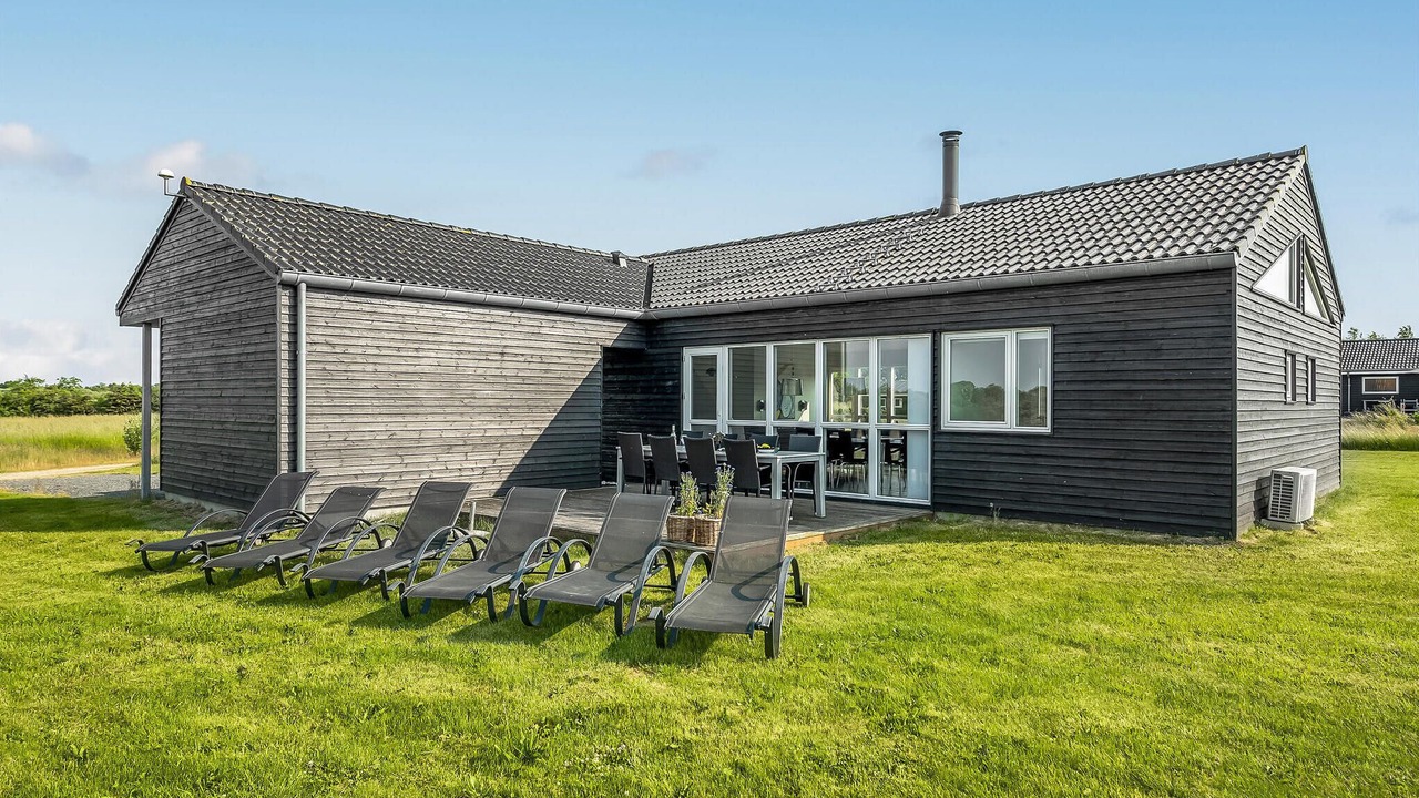 Photo of Others in Arø