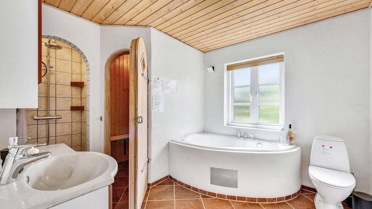 Photo of Bathroom in Skaven Strand