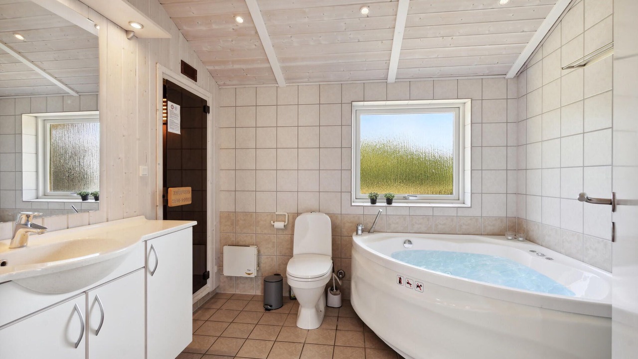 Photo of Bathroom in Spodsbjerg