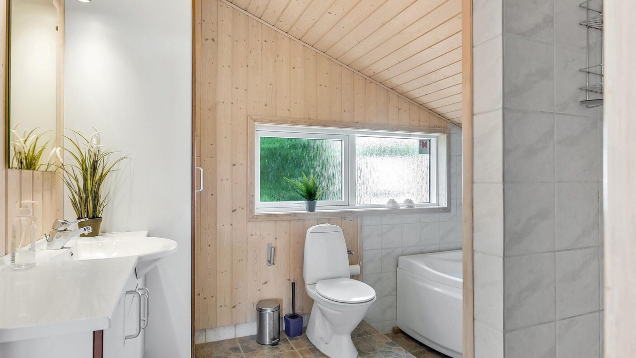 Photo of Bathroom in Flovt Strand