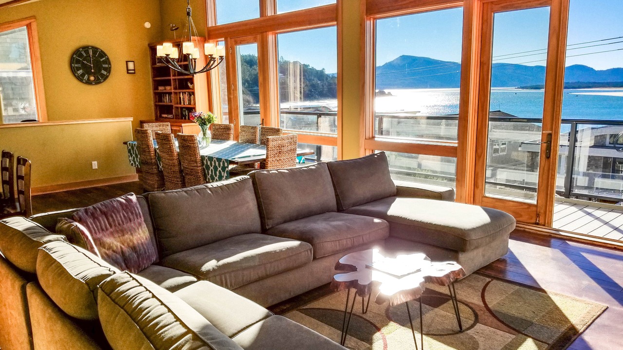 Photo of Livingroom in Happy Camp Hideaway