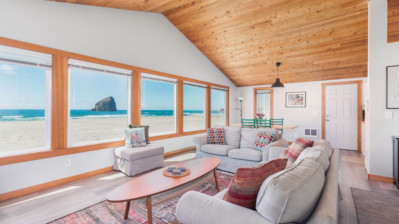 Photo of Livingroom in Oregon Coast