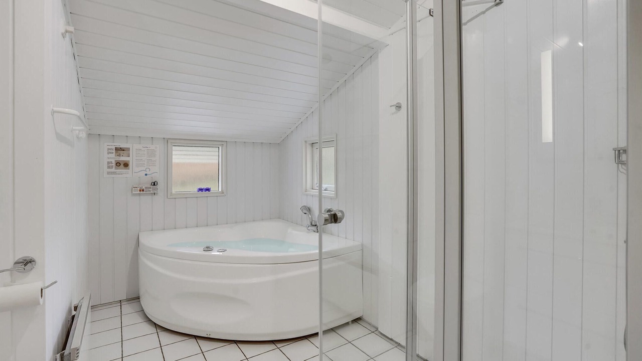 Photo of Bathroom in Diernæs
