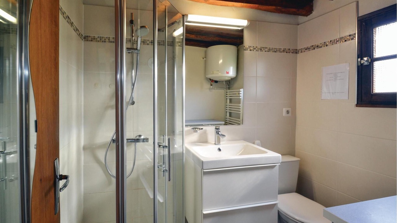 Photo of Bathroom in Vert