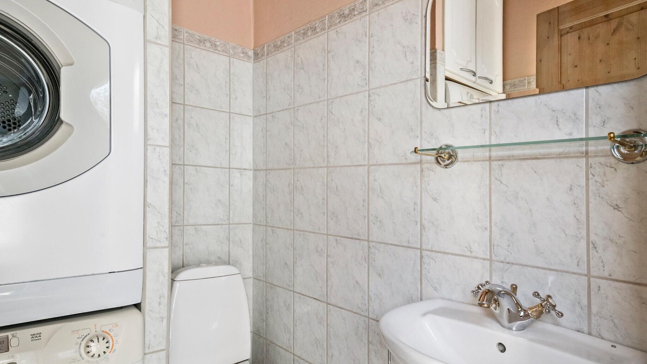 Photo of Bathroom in Beder Malling