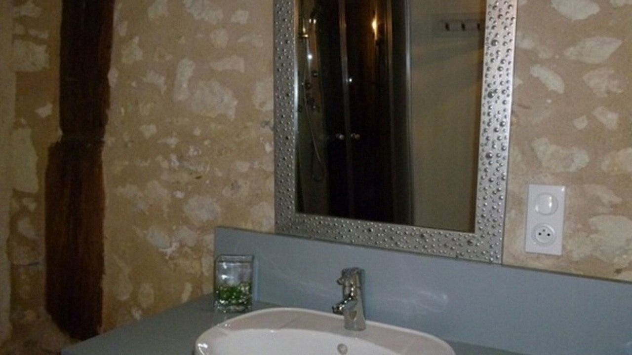 Photo of Bathroom in La Croix-en-Touraine