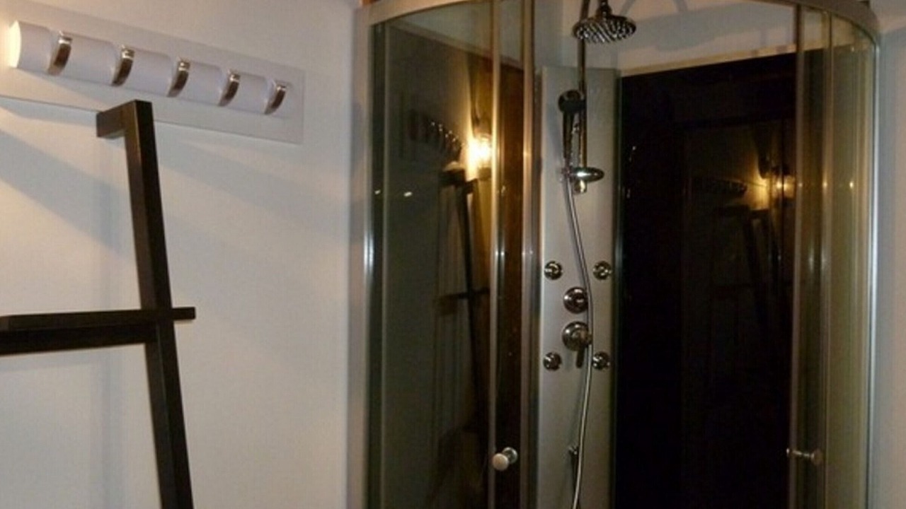Photo of Bathroom in La Croix-en-Touraine