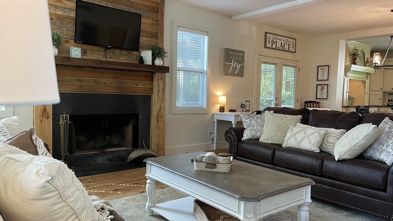 Photo of Livingroom in Sautee Nacoochee