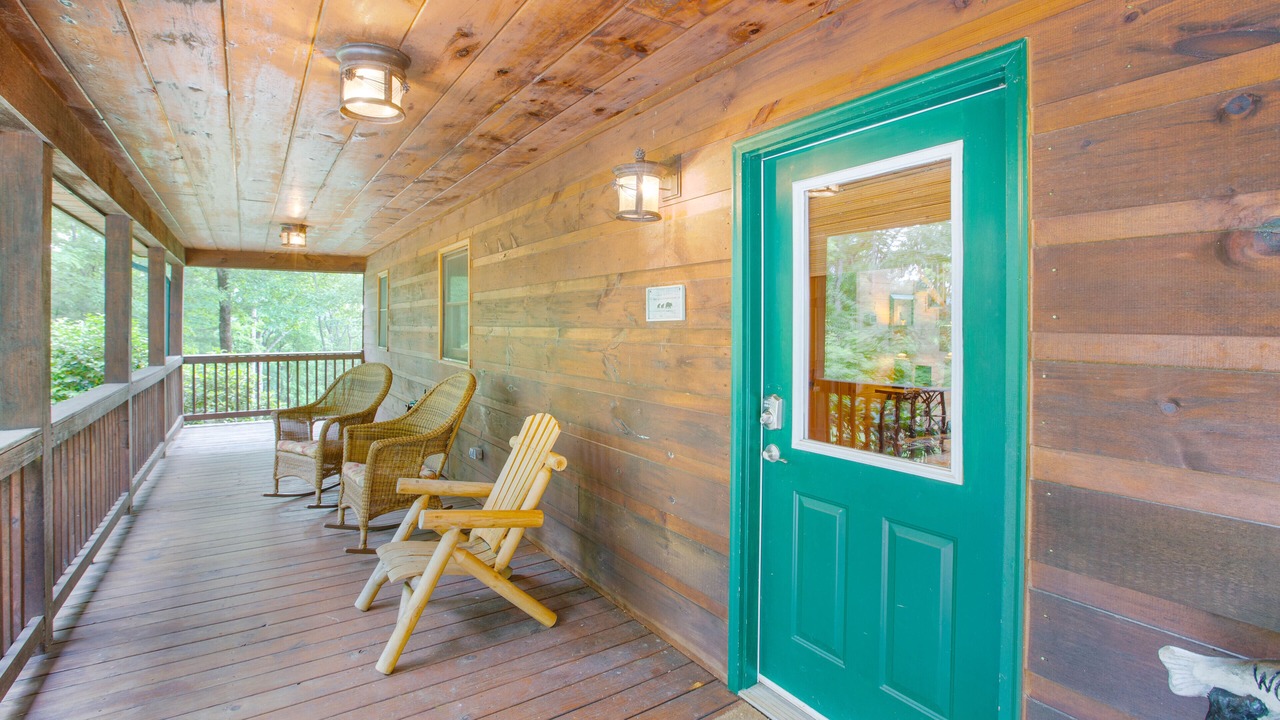 Photo of Patio Balcony in Hiawassee