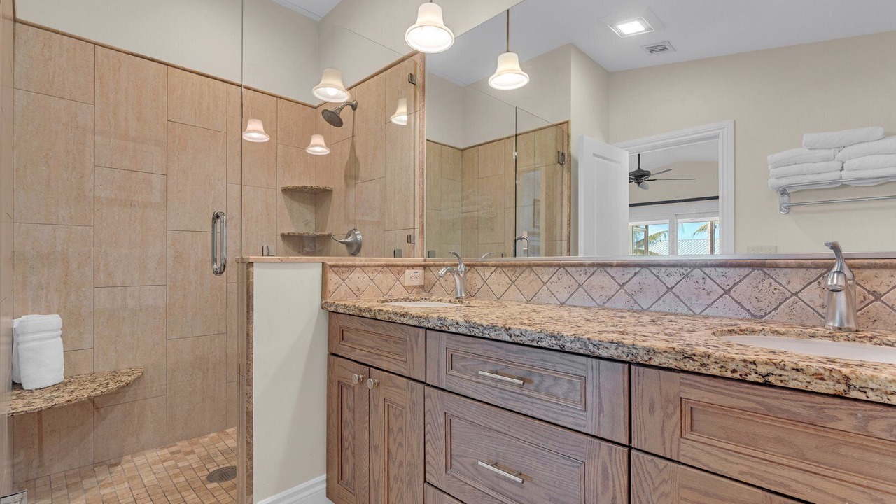 Photo of Bathroom in Marathon