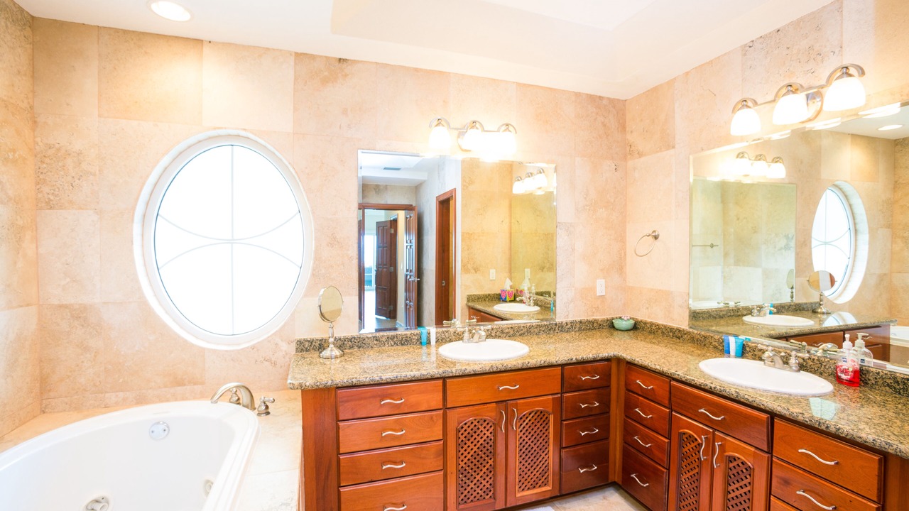 Photo of Bathroom in Lawson Rock