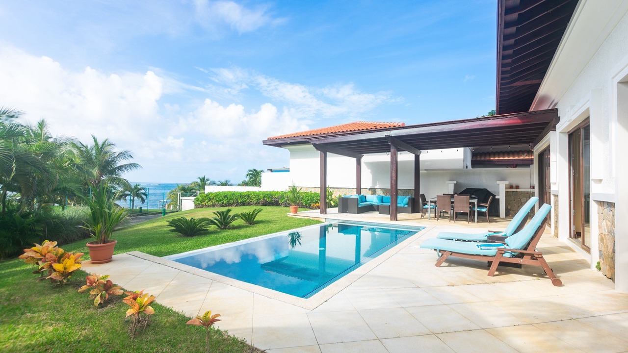 Photo of Outdoor in Pristine Bay