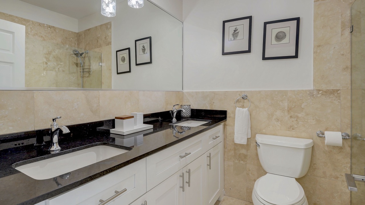 Photo of Bathroom in Palm Cay