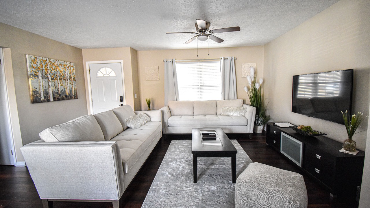 Photo of Livingroom in Whitemarsh Island