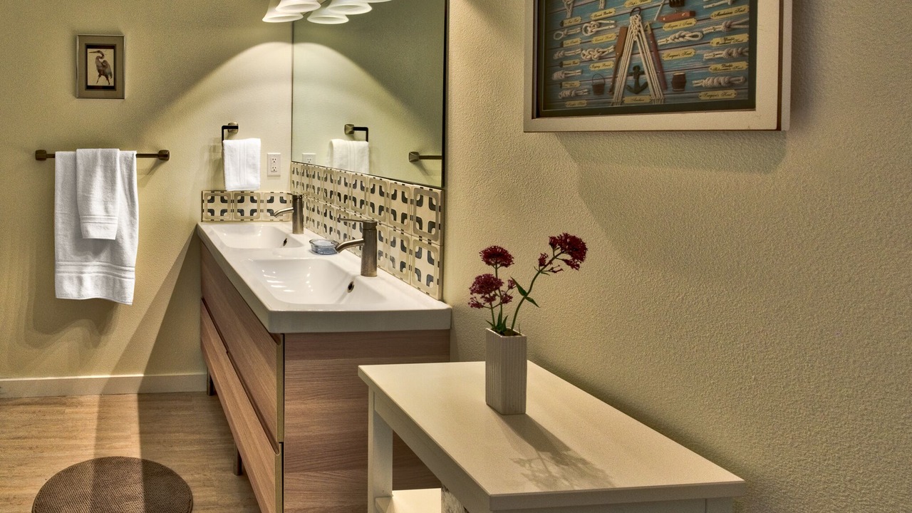 Photo of Bathroom in Neahkahnie Beach