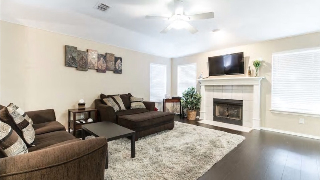 Photo of Livingroom in Euless