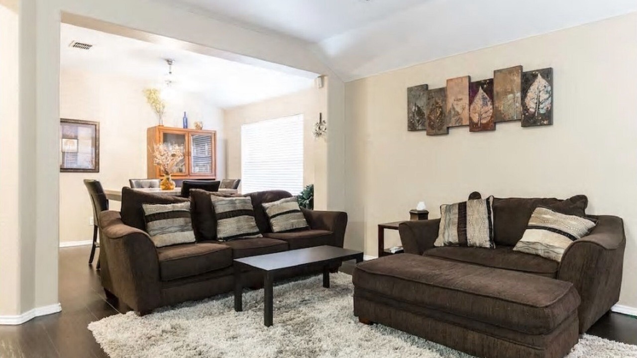 Photo of Livingroom in Euless