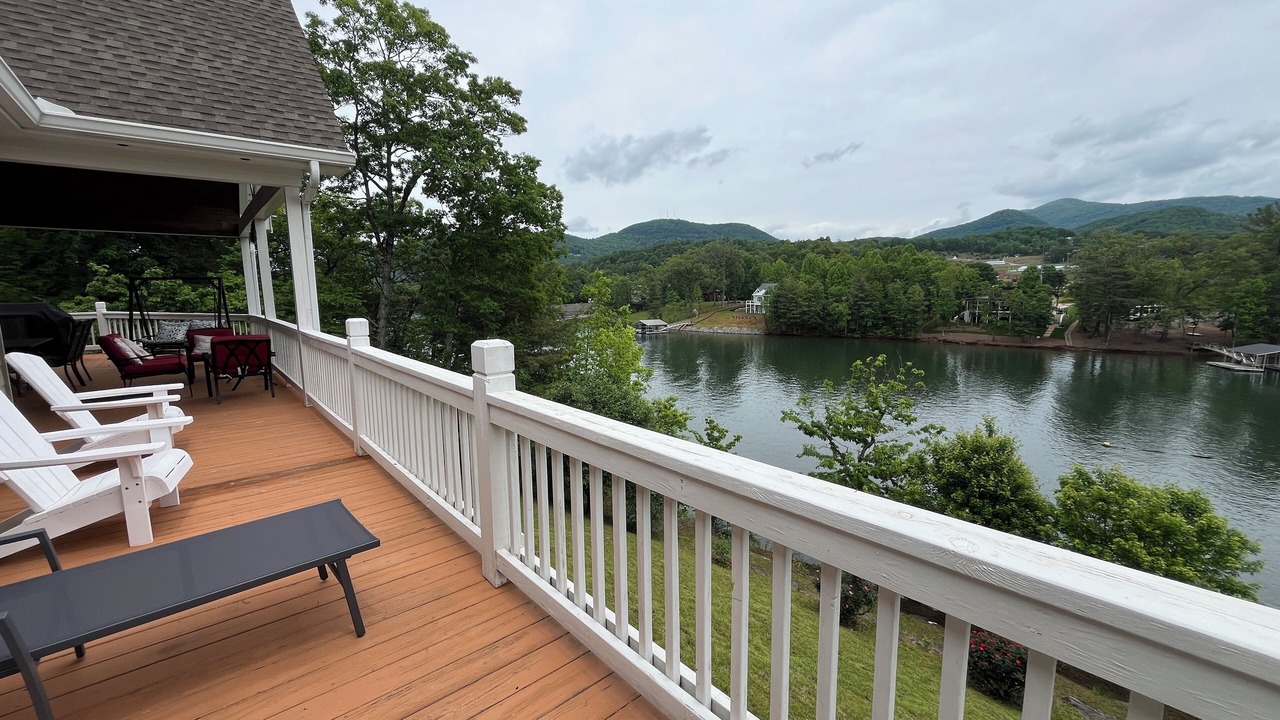 Photo of Patio Balcony in Hiawassee