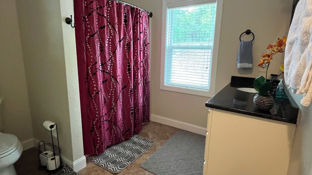 Photo of Bathroom in Hiawassee