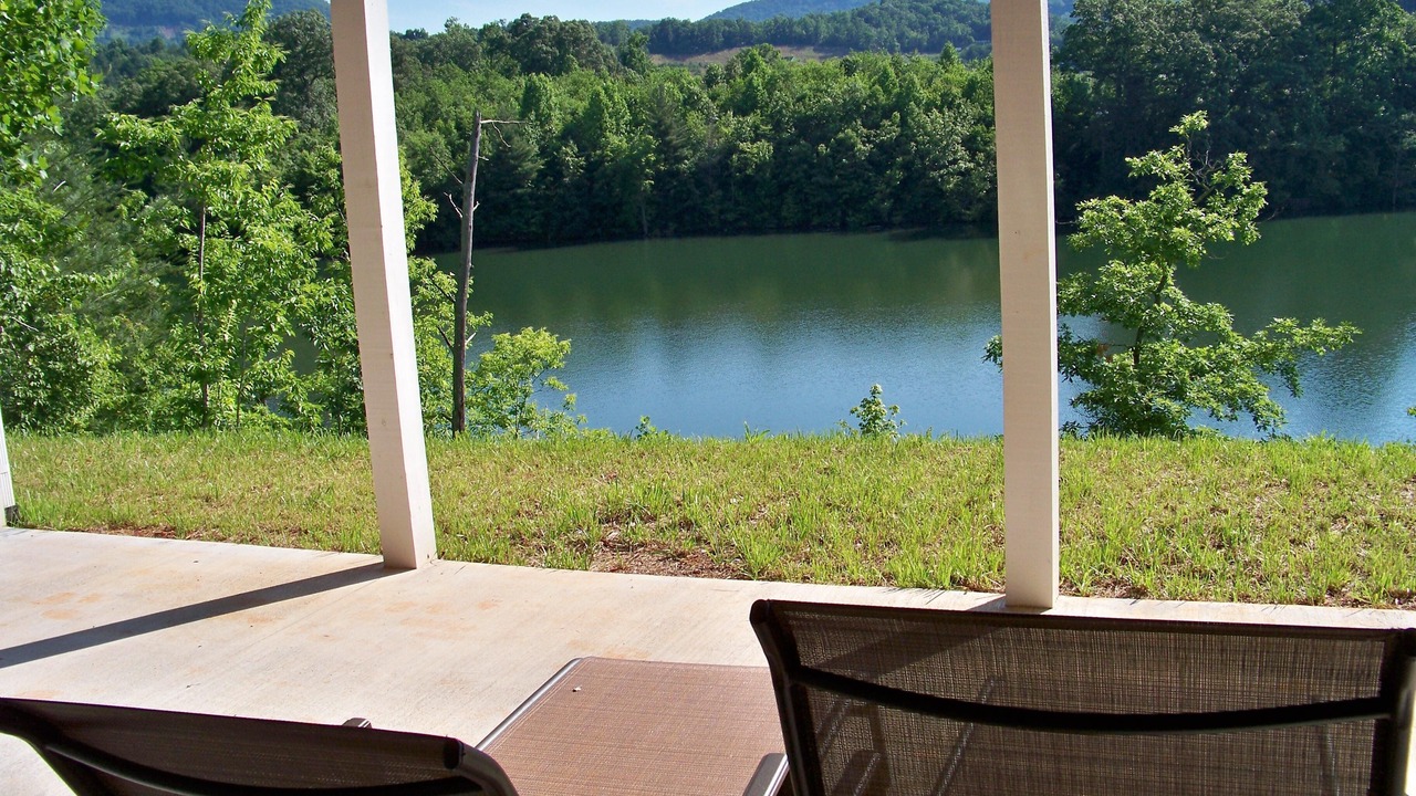 Photo of Patio Balcony in Hiawassee