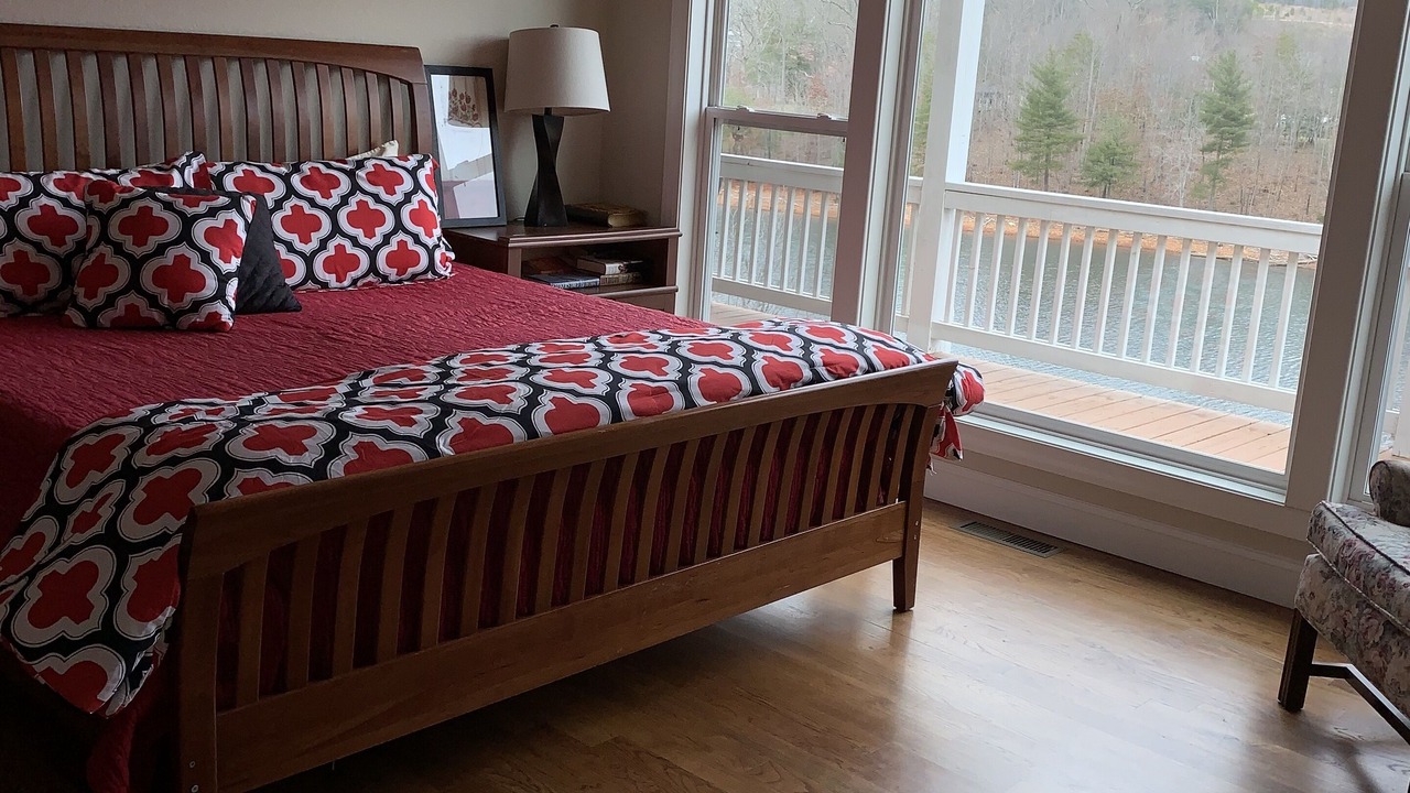 Photo of Bedroom in Hiawassee