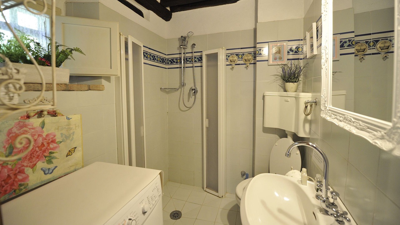 Photo of Bathroom in Villabuona